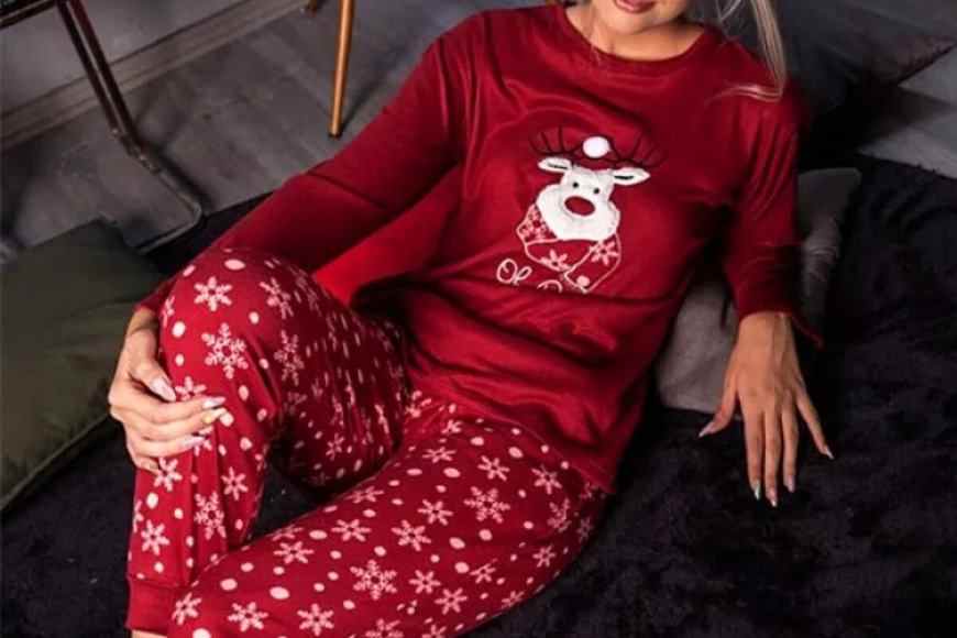 Este pijama é um pijama de Natal perfeito.